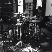 Inicio de grabaciones de partes en batería para el Álbum VI